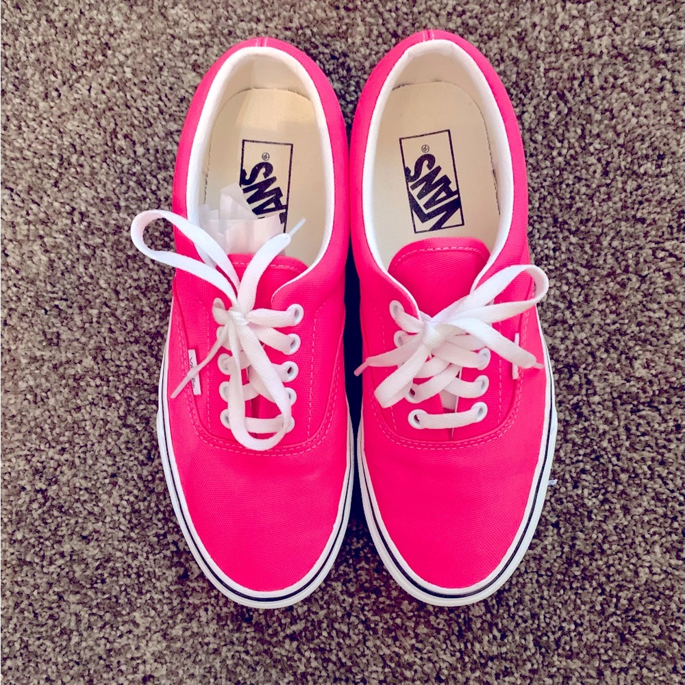 Vans women’s size 8 Like New!!